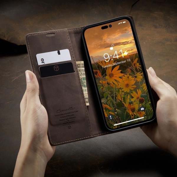 Чохол-книжка CaseMe Нубук для iPhone 14 Pro темно-коричневий