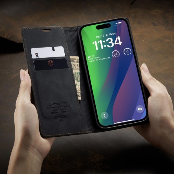 Чохол-книжка CaseMe Нубук для iPhone 15 Plus чорний