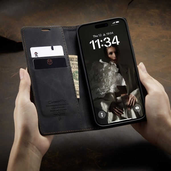 Чохол-книжка CaseMe Нубук для iPhone 16 Plus чорний