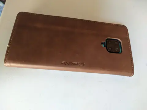 Фото покупця: Михайло Я*** · Xiaomi Redmi Note 9s/Pro Світло-коричневий